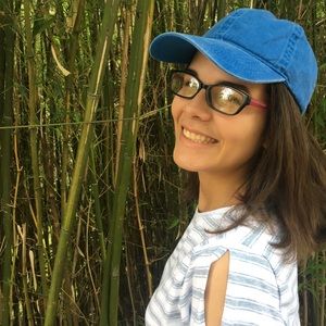 Meet your Posher, Debora